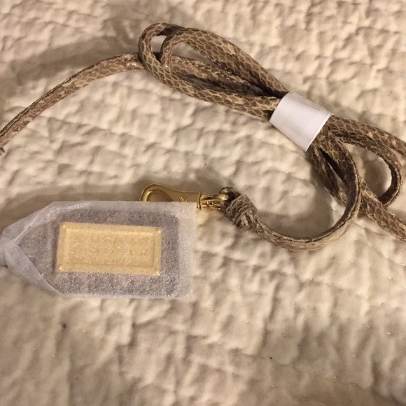 Animal Print Embossed Leather Bag - Picture 7 of 8